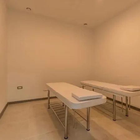 Alezzi Sylver 2 アパート