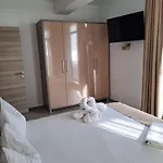 Alezzi Appartement *