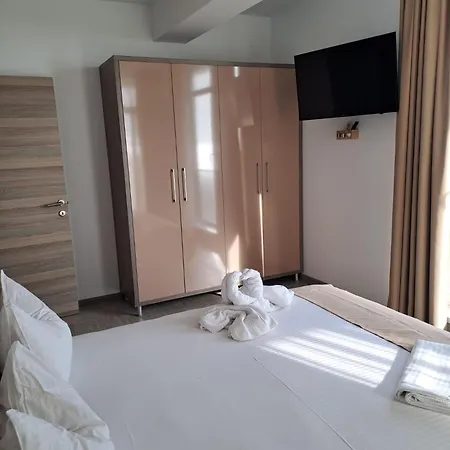 Alezzi Apartman *