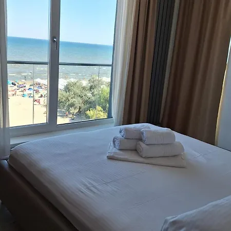 公寓 Alezzi Sylver 2 *